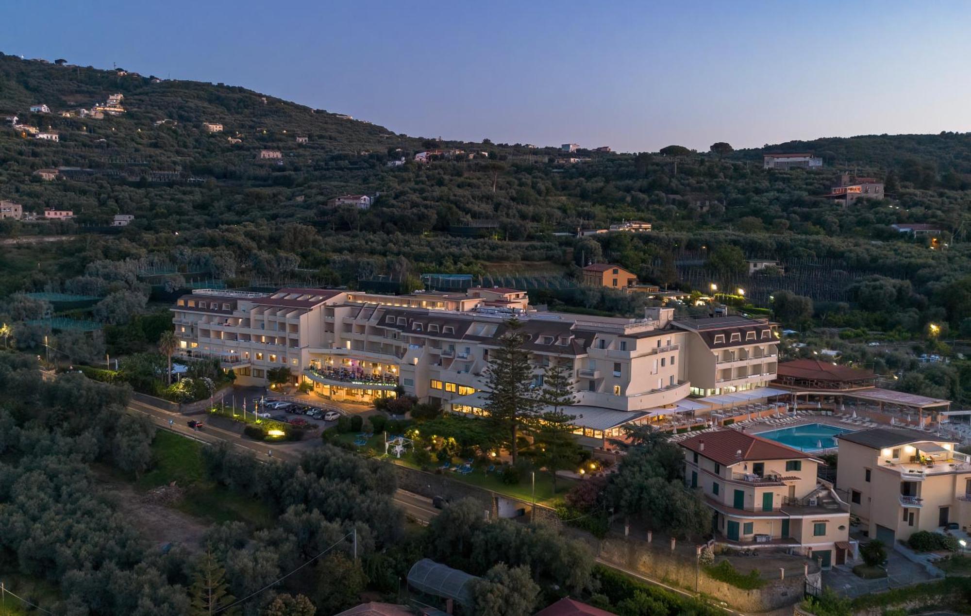 Grand Vesuvio 4* Península Sorrentina